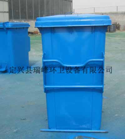 鐵質(zhì)垃圾桶